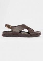 Sandały z wygodną wkładką. Brązowe sandały bonprix, bez wzorów, klasyczne, bez obcasa, bez zapięcia. Za 114.99 zł.