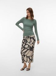 Vero Moda Koszulka w kolorze zielonym rozmiar: M. Zielone bluzki Vero Moda, m, bez wzorów, z bawełny, bez kołnierzyka, bez ramiączek. Za 69.99 zł.