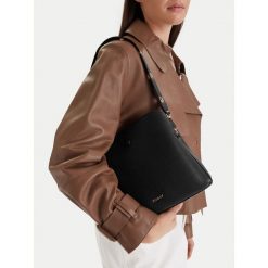 Torebka JENNY. Czarne torebki klasyczne Jenny, bez wzorów, bez dodatków. Za 129.99 zł.