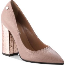Półbuty POLLINI - SA1016AG16TE160A W.Shoe. Brązowe czółenka Pollini, bez wzorów, ze skóry, bez obcasa, na obcasie, bez zapięcia. W wyprzedaży za 739.00 zł.