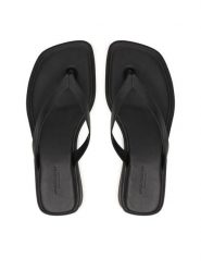 Vagabond Shoemakers Japonki Izzy 5913-401-20 Czarny. Czarne klapki Vagabond Shoemakers, bez wzorów, ze skóry, bez obcasa. Za 369.99 zł.