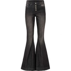Dżinsy dzwony z dołem nogawek bez obszycia. Niebieskie jeansy bonprix, bez wzorów. Za 134.99 zł.