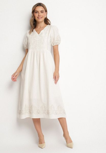 Biała Bawełniana Sukienka Boho o Rozkloszowanym Kroju Zdobiona Haftem Lannivra. Białe sukienki Born2be, na co dzień, na lato, l, z aplikacjami, z bawełny, boho, bez kołnierzyka, bez ramiączek, midi, rozkloszowane. Za 139.99 zł.