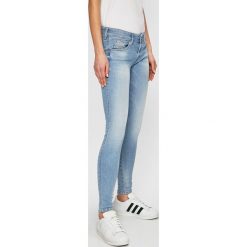 Diesel - Jeansy Slandy. Niebieskie jeansy Diesel, l, bez wzorów, z obniżonym stanem. W wyprzedaży za 449.90 zł.