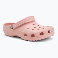 Klapki Crocs Classic. Czerwone klapki Crocs, bez wzorów, bez obcasa. Za 209.00 zł.