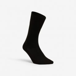 Skarpety siatkarskie Allsix VSK500 mid czarne. Czarne skarpety ALLSIX, bez wzorów, z elastanu. Za 34.99 zł.