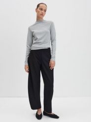 Someday Koszulka "Kelea" w kolorze jasnoszarym rozmiar: 40. Szare bluzki someday., bez wzorów, bez kołnierzyka, bez ramiączek. Za 95.99 zł.