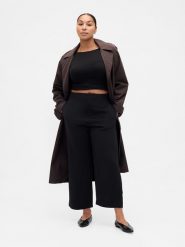 GAP Spodnie w kolorze czarnym rozmiar: 40. Czarne spodnie materiałowe GAP, na co dzień, bez wzorów, z materiału. Za 143.56 zł.