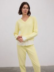 BGN Sweter w kolorze żółtym rozmiar: 40. Żółte swetry BGN, bez wzorów, z wełny, bez ramiączek. Za 150.95 zł.