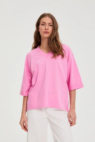 Bluza z dekoltem w serek różowa. Czerwone bluzy MOODO, l, bez wzorów, z bawełny, bez kaptura. Za 79.99 zł.