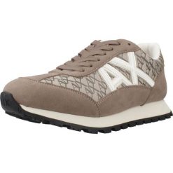 Kapcie ARMANI EXCHANGE XW002155 AF1952 Brązowy. Brązowe obuwie domowe Armani Exchange, bez wzorów, z syntetyku, bez zapięcia. Za 663.08 zł.