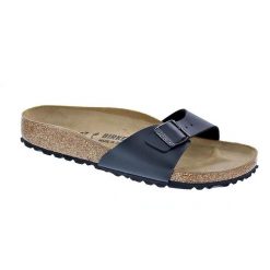 Klapki damskie Birkenstock Madrid BS. Czarne klapki Birkenstock, bez wzorów, z materiału, bez obcasa. Za 418.00 zł.