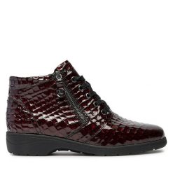 Botki Caprice. Czerwone botki Caprice, bez wzorów, bez obcasa, na płaskiej podeszwie, bez zapięcia. Za 479.99 zł.