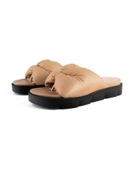 Loft37 Skórzane klapki "Salt Water" w kolorze beżowym rozmiar: 36. Brązowe klapki loft37, bez wzorów, z otwartym noskiem, bez obcasa. Za 347.99 zł.