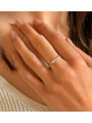 Les Petites Précieuses Srebrny pierścionek z kamieniami szlachetnymi rozmiar: 50. Różowe pierścionki Les Petites Précieuses, z cyrkonią, srebrne. Za 92.64 zł.