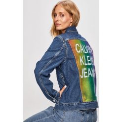 Calvin Klein Jeans - Kurtka jeansowa. Niebieskie kurtki Calvin Klein Jeans, m, bez wzorów, z bawełny, bez kaptura. W wyprzedaży za 459.90 zł.