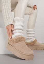 Ciemnobeżowe Śniegowce na Grubej Podeszwie z Niską Cholewką i Futerkiem Sewone. Brązowe trapery i śniegowce Born2be, z futra, przed kostkę. Za 59.99 zł.