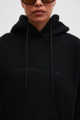 Bluza z kapturem oraz HAFTEM w kolorze TOTALLY BLACK - GARSON. Czarne bluzy Marsala, bez wzorów, z bawełny, bez ramiączek. Za 329.90 zł.