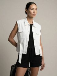 Koszula bez rękawów z wiskozą i domieszką lnu - biały. Białe koszule Sinsay, l, bez wzorów, z wiskozy, bez kołnierzyka, bez ramiączek. Za 49.99 zł.