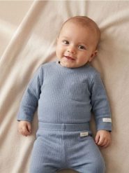 Bawełniany komplet: koszulka i legginsy - granatowy. Niebieskie legginsy Sinsay, l, bez wzorów, z bawełny. Za 22.99 zł.