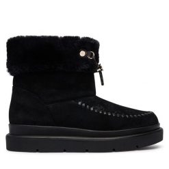 Śniegowce Guess. Czarne trapery i śniegowce Guess. Za 714.99 zł.