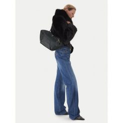 Torebka Guess. Brązowe torebki klasyczne Guess, z aplikacjami, bez dodatków. Za 234.99 zł.