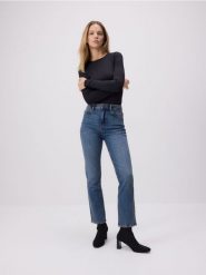 Jeansy straight - granatowy. Niebieskie jeansy Reserved, bez wzorów. W wyprzedaży za 89.99 zł.