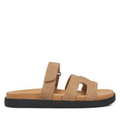 Klapki DeeZee. Brązowe klapki DeeZee, bez wzorów, bez obcasa. Za 159.99 zł.