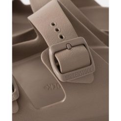 Sandały Birkenstock Arizona Eva Damskie. Szare sandały Birkenstock, bez wzorów, bez obcasa, bez zapięcia. Za 338.00 zł.
