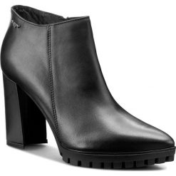 Botki OLEKSY - 364/575 Czarny. Czarne botki Oleksy, bez wzorów, ze skóry, bez obcasa, na obcasie, bez zapięcia. W wyprzedaży za 259.00 zł.