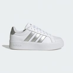 Buty Streettalk Bold. Białe obuwie sportowe Adidas, z syntetyku, bez zapięcia. Za 299.00 zł.