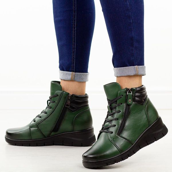 Zielone skórzane botki damskie na koturnie Vinceza 39963. Zielone botki VINCEZA, na jesień, bez wzorów, z jeansu, z okrągłym noskiem, bez obcasa, na koturnie, bez zapięcia. Za 299.00 zł.