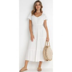 Biała Sukienka z Wiskozy o Rozkloszowanym Kroju Folky. Białe sukienki Born2be, na co dzień, l, bez wzorów, z wiskozy, eleganckie, bez kołnierzyka, bez ramiączek, midi, rozkloszowane. Za 59.99 zł.