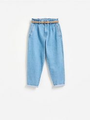 Jeansy paperbag z paskiem - niebieski. Niebieskie jeansy Reserved, bez wzorów. Za 139.99 zł.