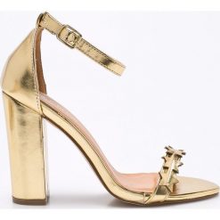 Public Desire - Sandały. Żółte sandały Public Desire, bez wzorów, z materiału, bez obcasa, na obcasie, bez zapięcia. W wyprzedaży za 79.90 zł.