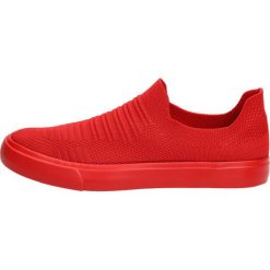 Czerwone tenisówki damskie AMERICAN CLUB LH81. Czerwone trampki American CLUB, bez wzorów, bez zapięcia. W wyprzedaży za 59.00 zł.