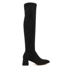 Kozaki Nine West. Czarne kozaki Nine West, bez obcasa, na słupku, bez zapięcia. Za 279.99 zł.
