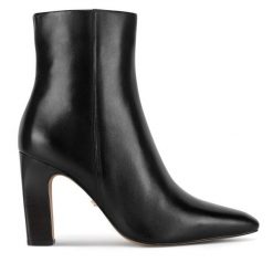 Botki Gino Rossi. Czarne botki Gino Rossi, bez wzorów, bez obcasa, na słupku, bez zapięcia. Za 399.99 zł.