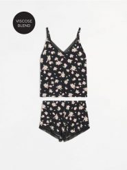 Piżama dwuczęściowa z kwiatowym wzorem - czarny. Czarne piżamy Sinsay, bez wzorów, bez ramiączek. Za 39.99 zł.