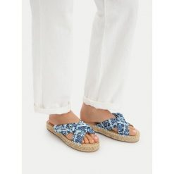 Klapki Liu Jo. Niebieskie klapki Liu Jo, bez wzorów, bez obcasa. Za 258.99 zł.