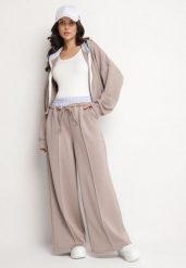 Jasnobrązowy Komplet Dresowy z Wiskozą Bluza z Kapturem i Szerokie Spodnie Lanriva. Brązowe bluzy Born2be, bez wzorów, z dresówki, z kapturem. Za 189.99 zł.