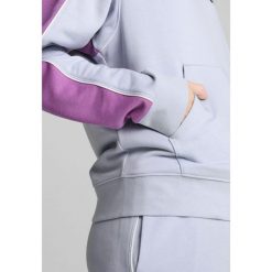 Damska wygodna bluza z kapturem PUMA SPORT PUMA Cool Weather Blue. Niebieskie bluzy Puma, l, bez wzorów, z gumy, z kapturem. W wyprzedaży za 119.00 zł.