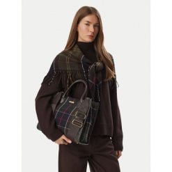 Torebka Barbour. Brązowe torebki klasyczne Barbour, bez wzorów, bez dodatków. Za 524.99 zł.