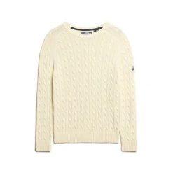 Sweter damski duży w splot warkoczowy Superdry. Białe swetry Superdry, na zimę, bez wzorów, ze splotem, bez ramiączek. Za 284.00 zł.