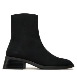 Botki Vagabond Shoemakers. Czarne botki Vagabond Shoemakers, bez wzorów, bez obcasa, na słupku, bez zapięcia. Za 719.99 zł.