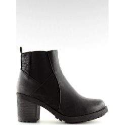 Botki na szerokim obcasie czarne 1032-1 Black. Czarne botki ButyModne, bez wzorów, z materiału, bez obcasa, na obcasie, bez zapięcia. W wyprzedaży za 109.00 zł.