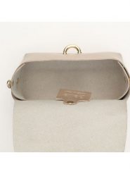 Victor & Hugo Paris Skórzana torebka "Zephyr" w kolorze beżowym - 16 x 10 x 9 cm rozmiar: onesize. Brązowe torby na ramię Victor & Hugo Paris, bez wzorów, z materiału, na ramię, bez dodatków. Za 165.99 zł.