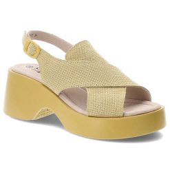 Sandały damskie S.Barski, cholewka ze skóry naturalnej zapinane na sprzączkę, żółte, LR61-7005. Żółte sandały S.BARSKI, bez wzorów, ze skóry, bez obcasa, na koturnie, bez zapięcia. Za 189.00 zł.