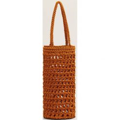 Mango - Torebka Karela. Brązowe torby na ramię Mango, bez wzorów, z materiału, casualowe, na ramię, bez dodatków. W wyprzedaży za 29.90 zł.
