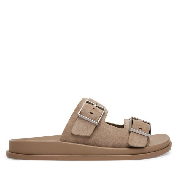Klapki Calvin Klein. Brązowe klapki Calvin Klein, bez wzorów, bez obcasa. Za 309.99 zł.